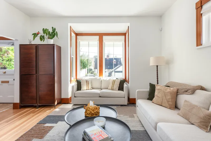 109 OAKLAND STREET - photo 3 of 25