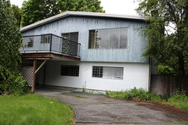 8815 COOK CRESCENT - photo 4 of 14