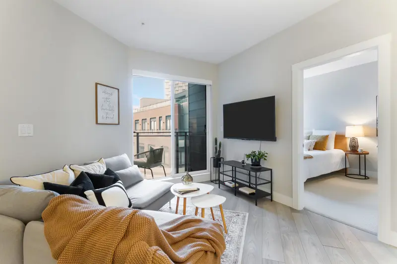 513 3588 SAWMILL CRESCENT - photo 3 of 25