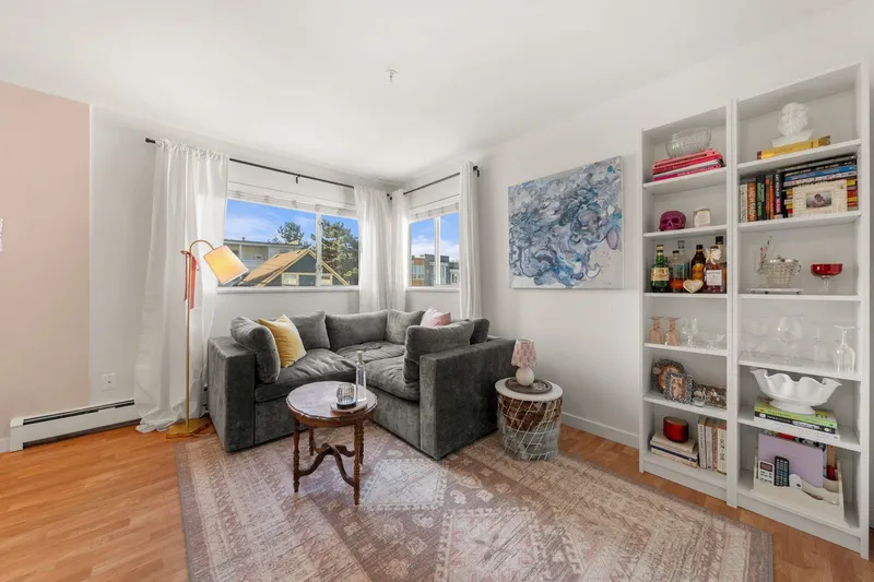 305 33 N TEMPLETON DRIVE - photo 2 of 25