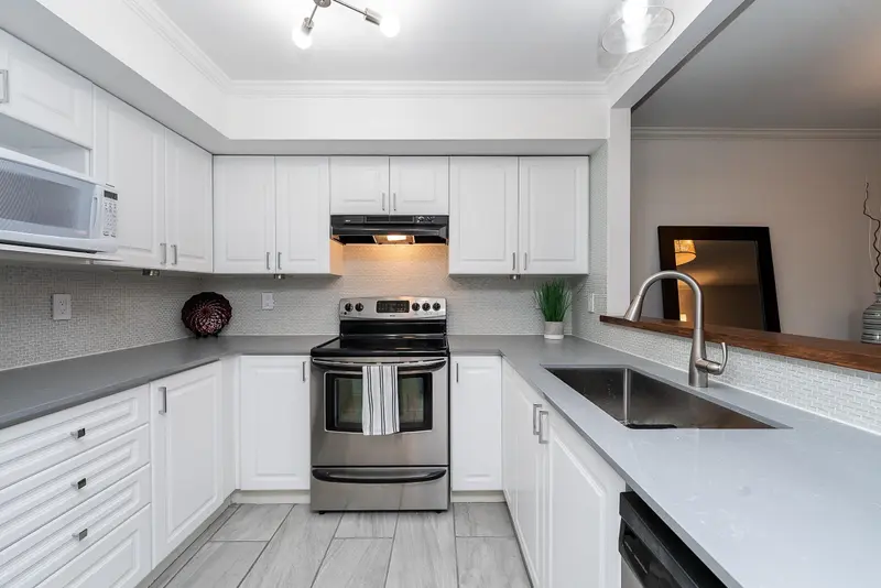 305 2340 HAWTHORNE AVENUE - photo 3 of 25