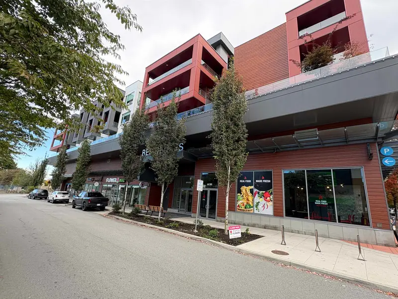 A417 20727 WILLOUGHBY TOWN CENTRE DRIVE - photo 1 of 25