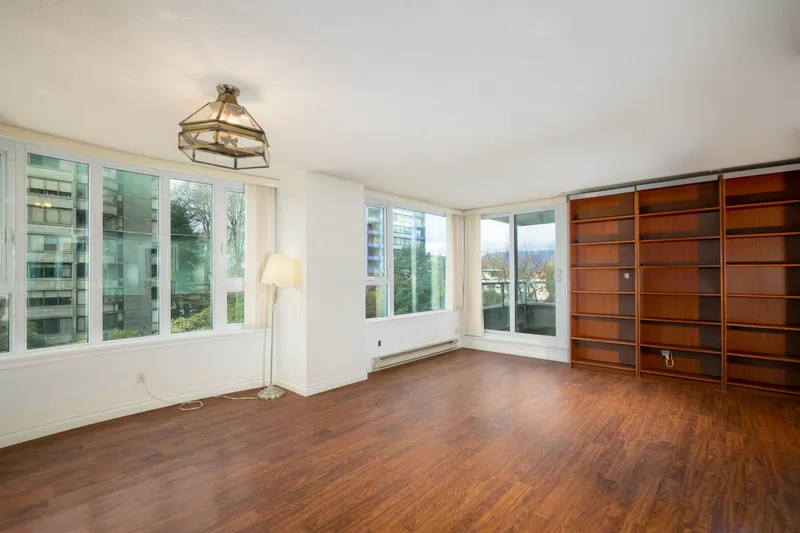 401 1566 W 13 AVENUE - photo 2 of 20