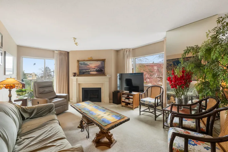 111 1442 FOSTER STREET - photo 2 of 25