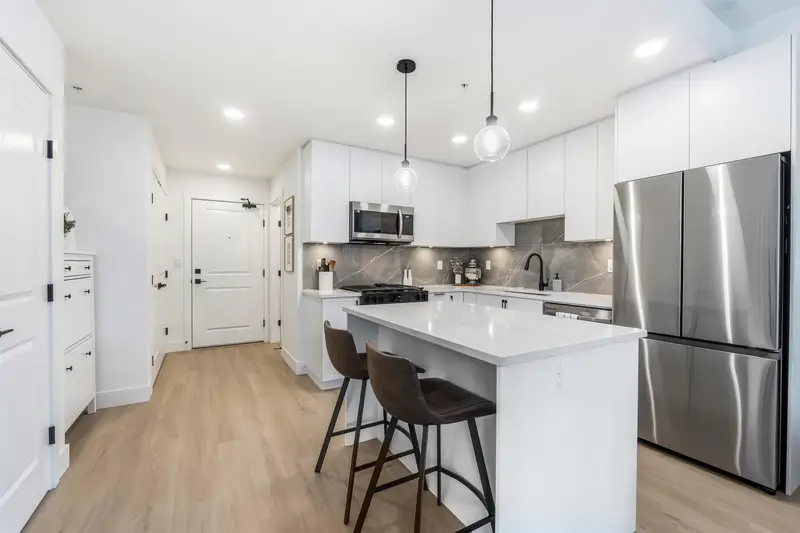 409 3528 146A STREET - photo 3 of 25