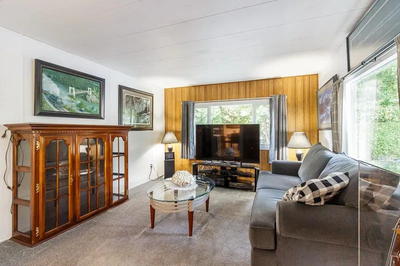 56 9080 198 STREET - photo 4 of 25