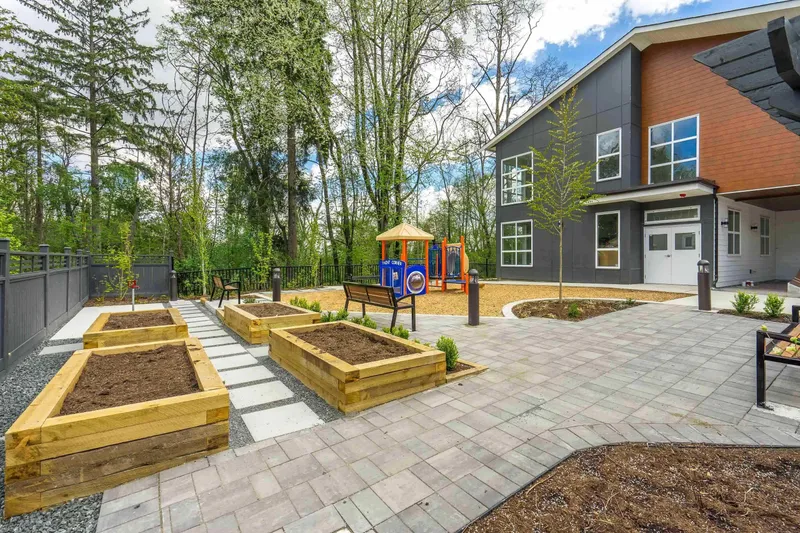 37 9652 162A STREET - photo 3 of 7