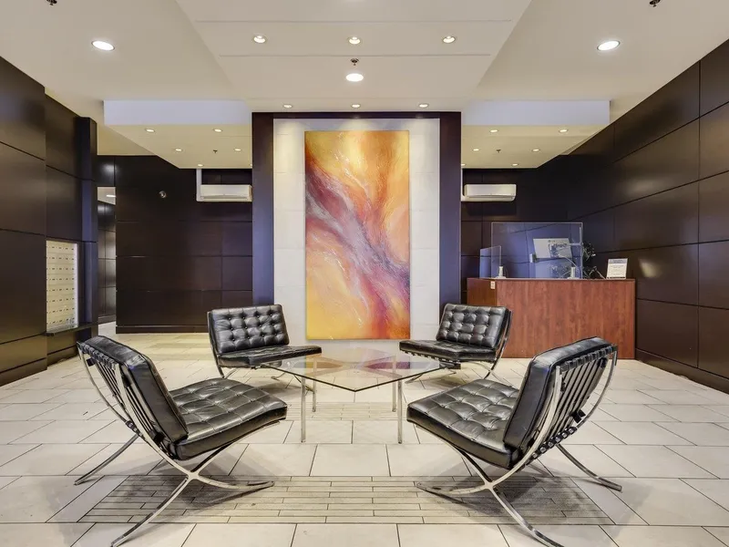 1006 188 KEEFER PLACE - photo 3 of 25