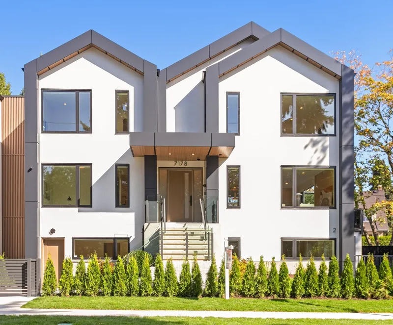 7178 EAST BOULEVARD - photo 1 of 25