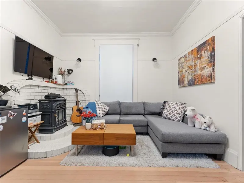 1016 TENTH AVENUE - photo 4 of 14