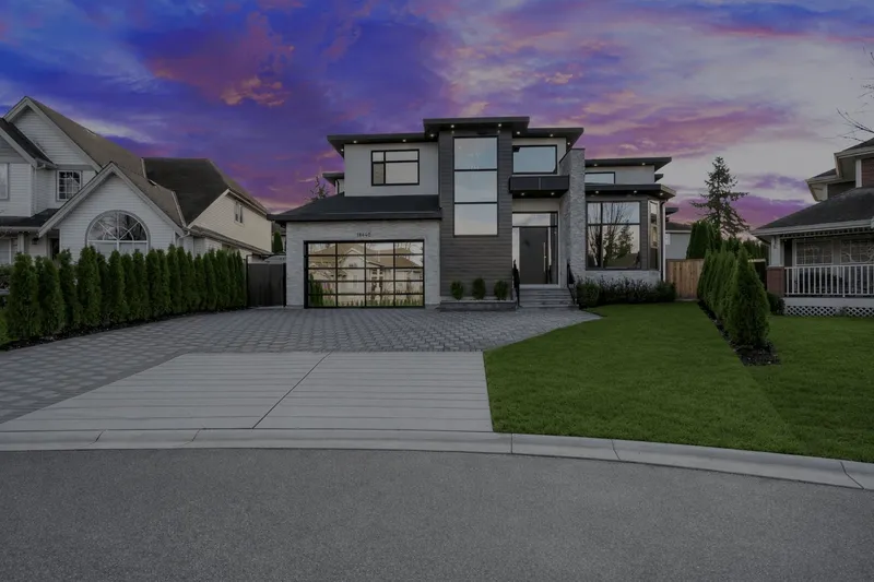 18446 68A AVENUE - photo 2 of 25