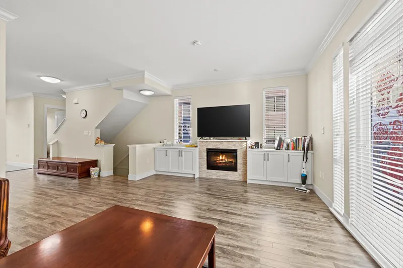 70 3039 156 STREET - photo 4 of 23