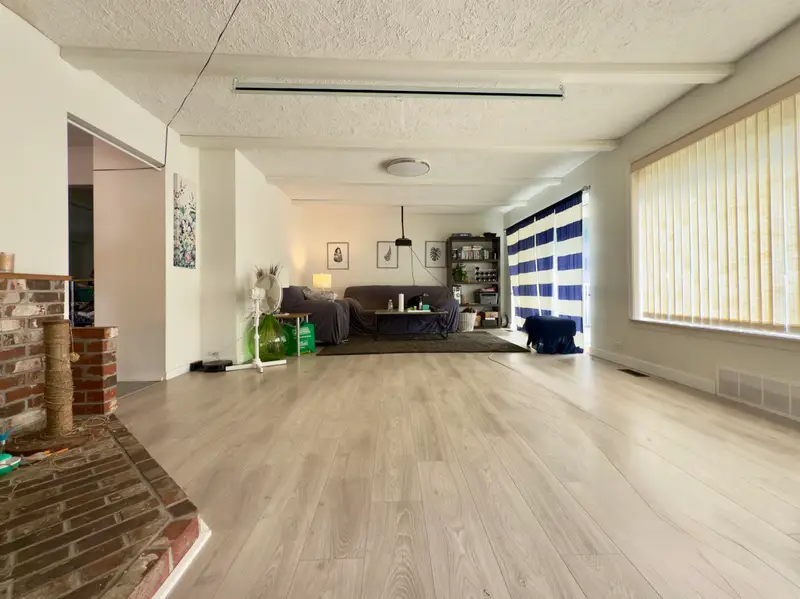 1352 OXFORD STREET - photo 3 of 25