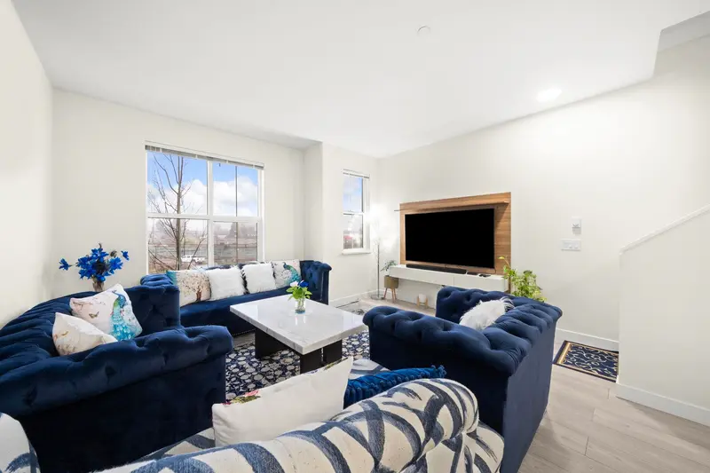 46 488 FURNESS STREET - photo 3 of 25