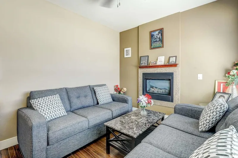 13987 64 AVENUE - photo 4 of 25