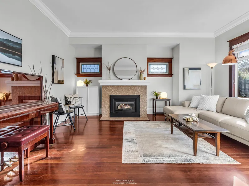 4072 ONTARIO STREET - photo 4 of 25