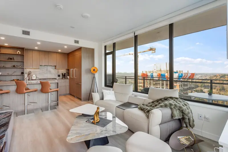 2605 626 CLAREMONT STREET - photo 1 of 25