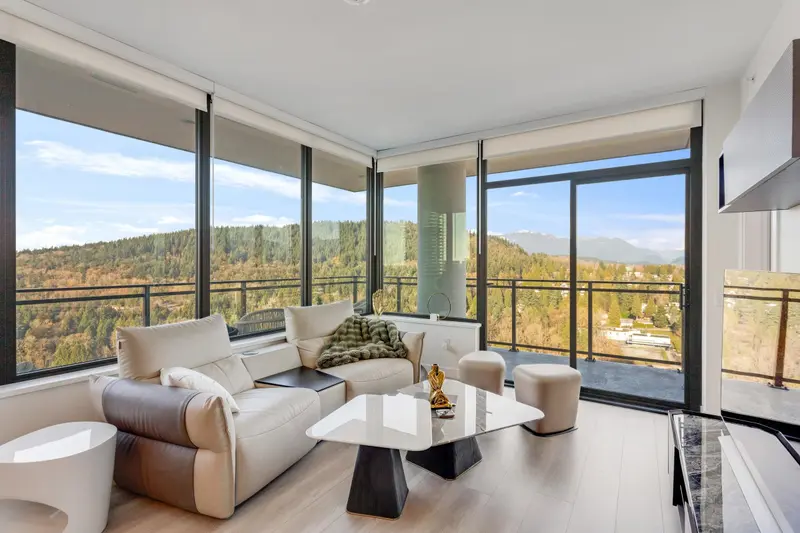 2605 626 CLAREMONT STREET - photo 3 of 25