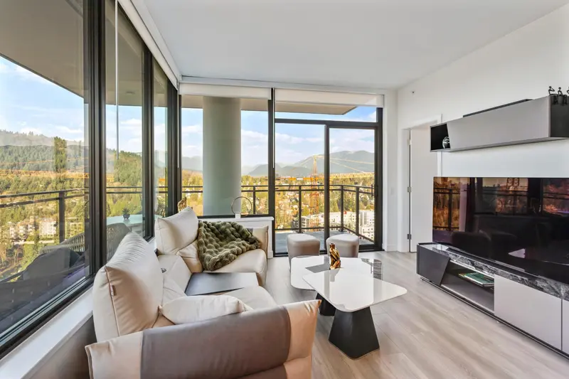 2605 626 CLAREMONT STREET - photo 4 of 25