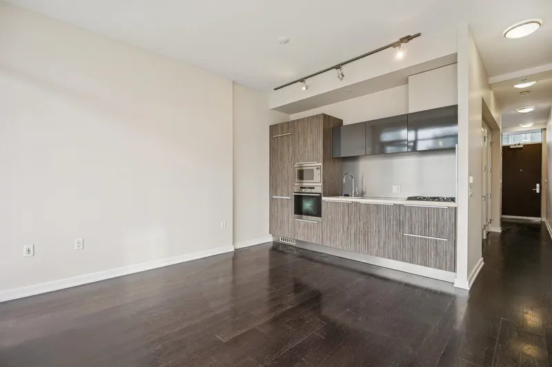 604 123 W 1ST AVENUE - photo 4 of 22