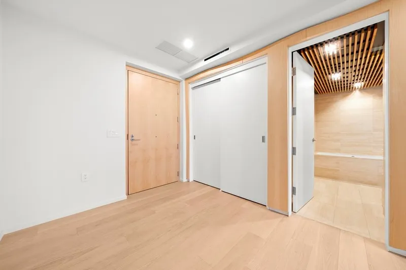 802 1568 ALBERNI STREET - photo 2 of 20