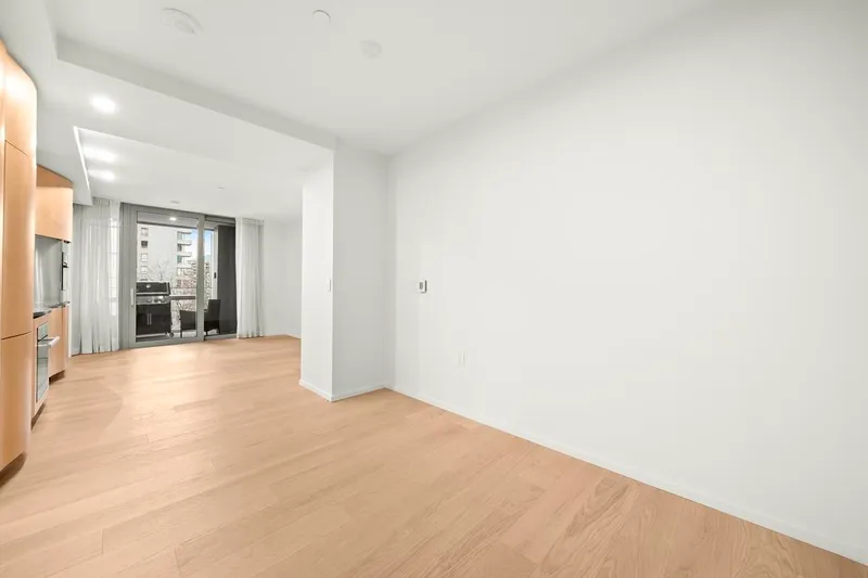 802 1568 ALBERNI STREET - photo 3 of 20