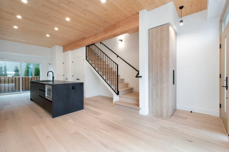 4170 COLUMBIA STREET - photo 4 of 25