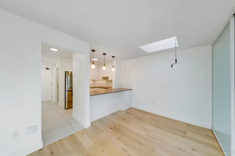 303 1545 E 2ND AVENUE - photo 3 of 22