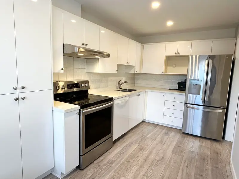 105 5875 IMPERIAL STREET - photo 3 of 19