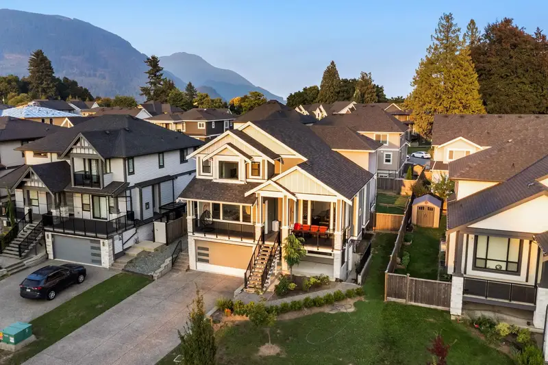 8394 MCTAGGART STREET - photo 3 of 25