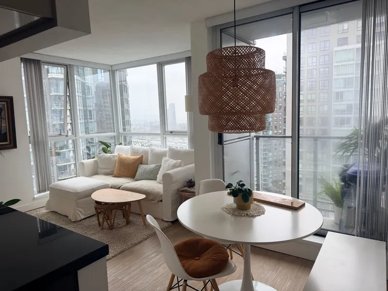 3005 1408 STRATHMORE MEWS - photo 2 of 10