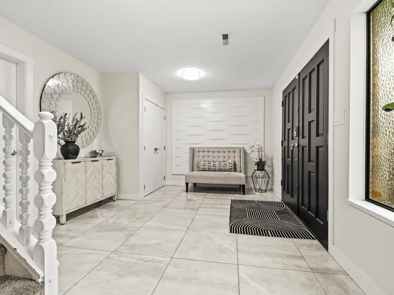 7640 LAWRENCE DRIVE - photo 2 of 25