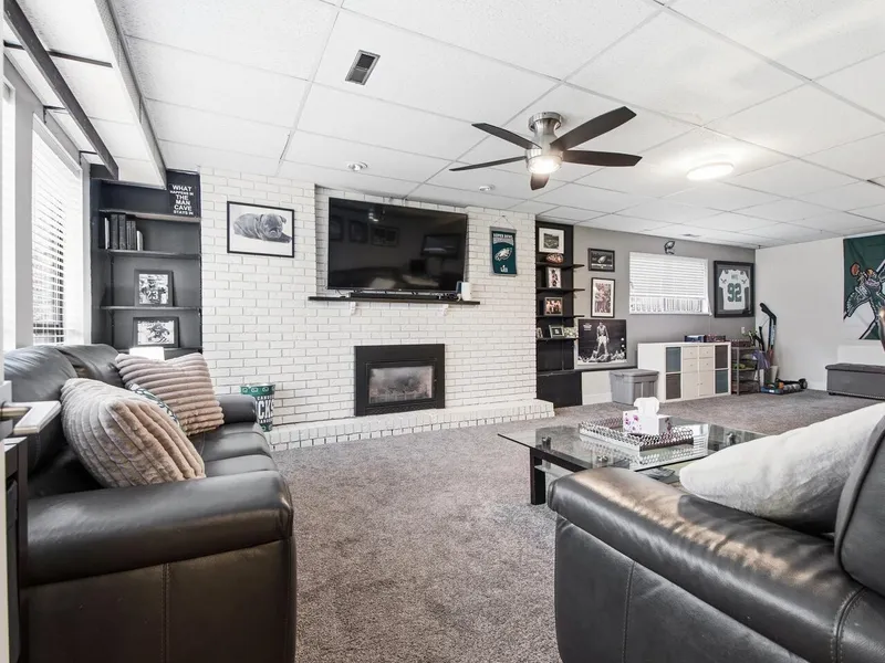 7640 LAWRENCE DRIVE - photo 4 of 25