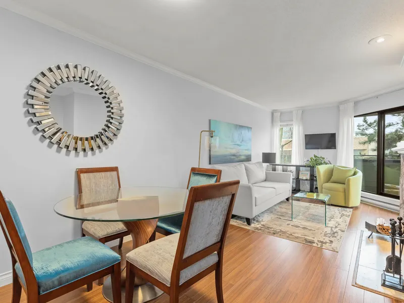 302 1476 W 10TH AVENUE - photo 1 of 25