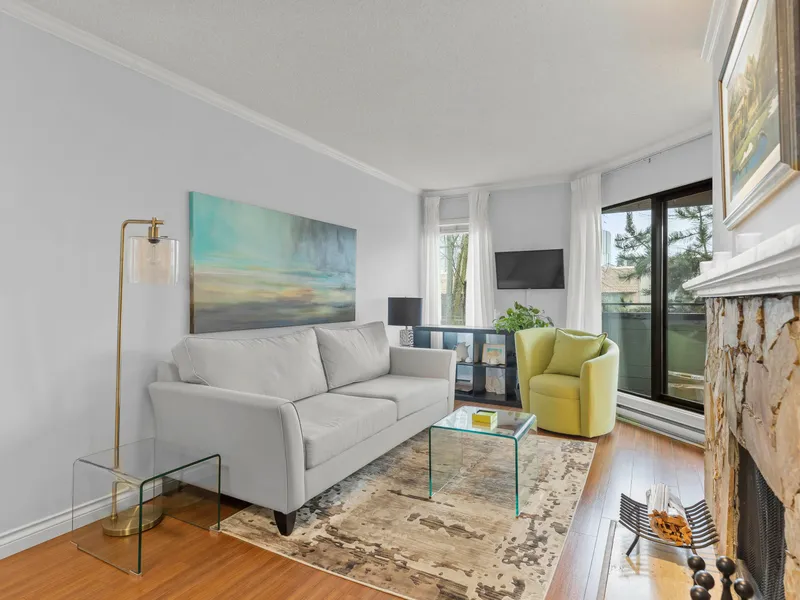 302 1476 W 10TH AVENUE - photo 3 of 25