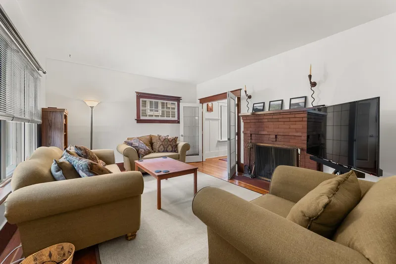 2980 W 8TH AVENUE - photo 4 of 25