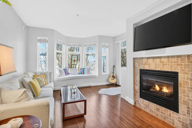 304 588 TWELFTH STREET - photo 2 of 25