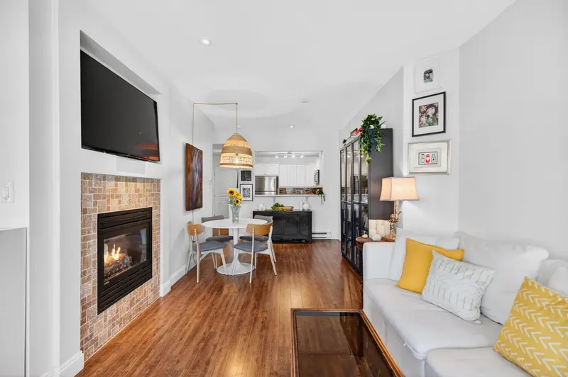 304 588 TWELFTH STREET - photo 3 of 25