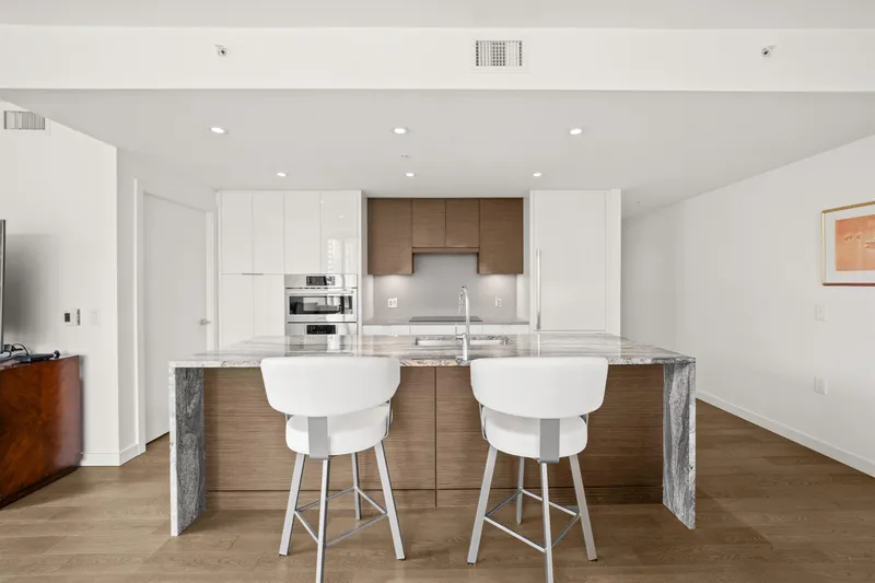 506 1678 PULLMAN PORTER STREET - photo 2 of 23