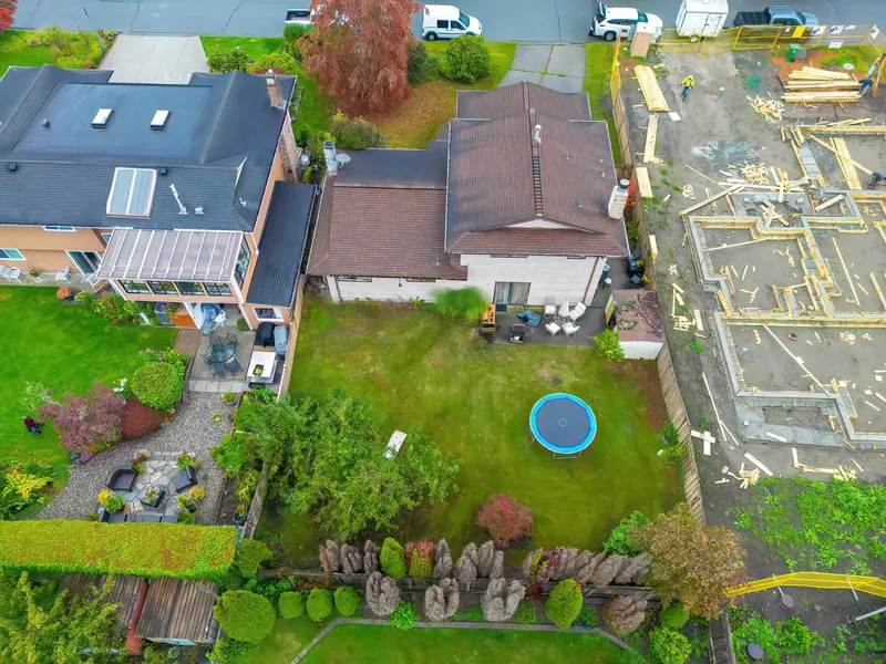 9600 SWANSEA DRIVE - photo 4 of 18