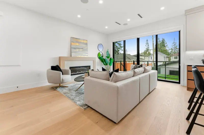 2 3218 W 38TH AVENUE - photo 2 of 25