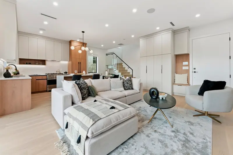 2 3218 W 38TH AVENUE - photo 3 of 25