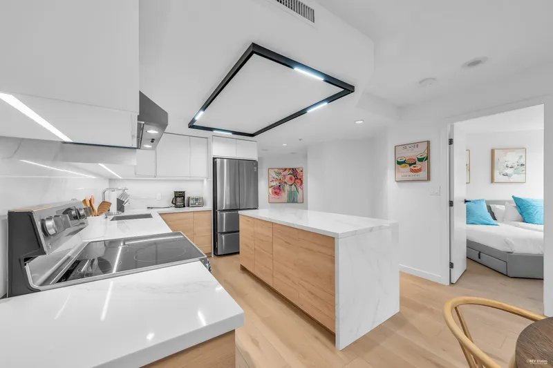 910 1050 BURRARD STREET - photo 4 of 24