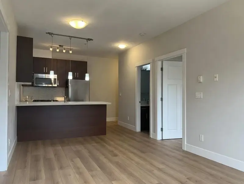 305 5288 BERESFORD STREET - photo 3 of 11