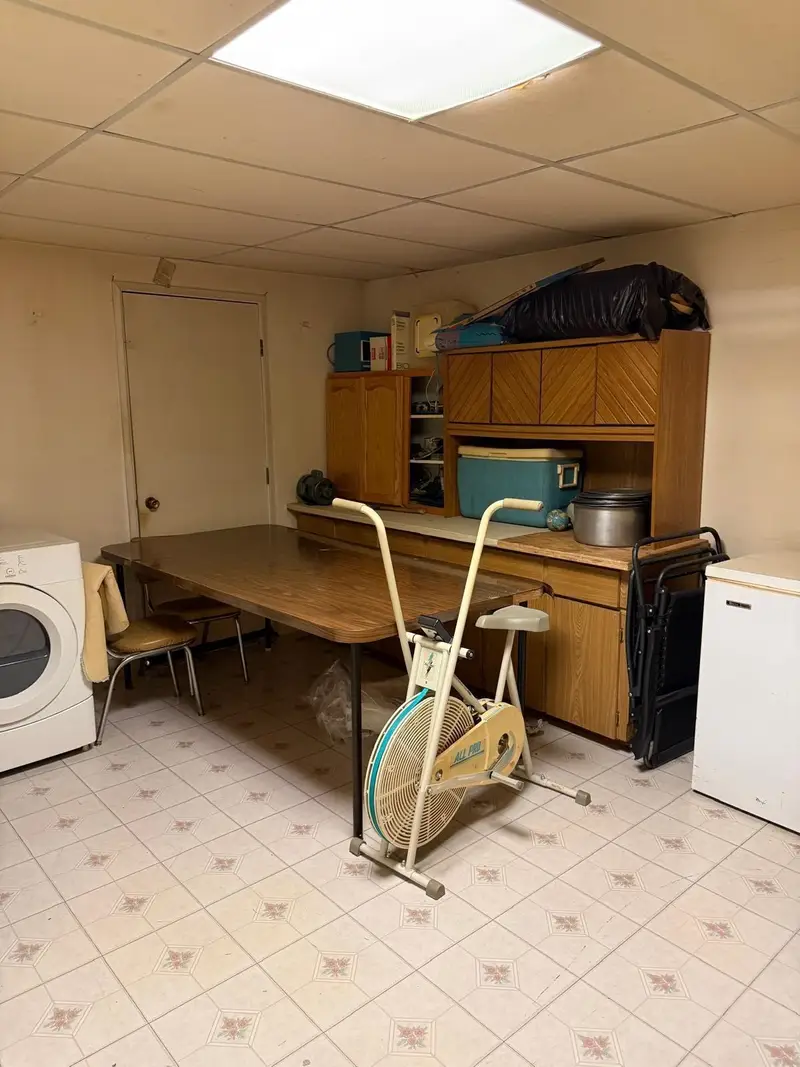 6738 128B STREET - photo 3 of 25