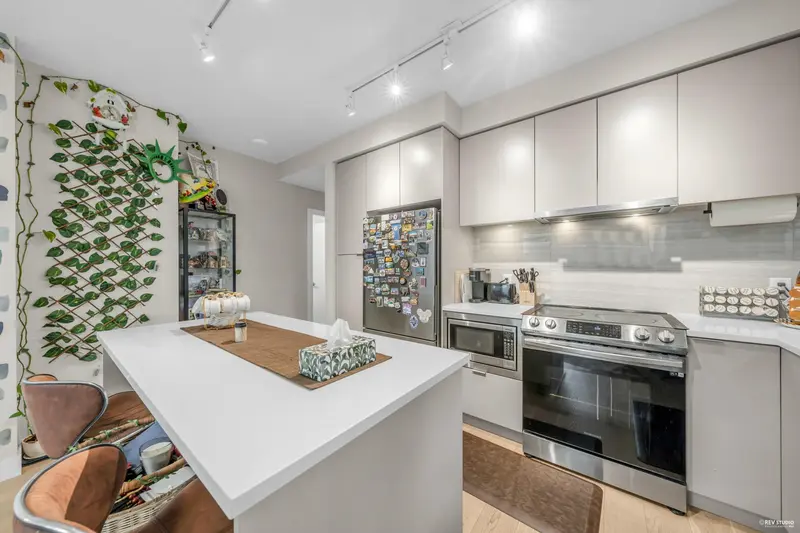 702 8725 UNIVERSITY CRESCENT - photo 4 of 25