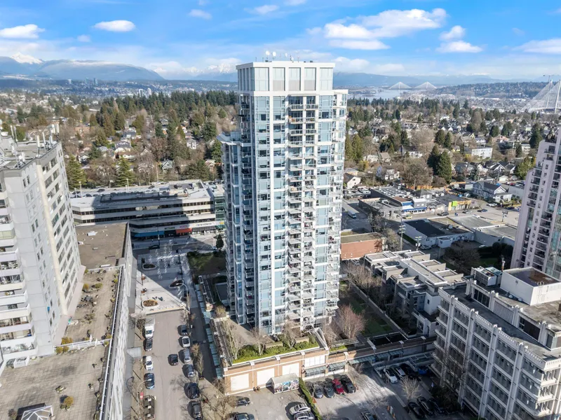 206 608 BELMONT STREET - photo 2 of 25