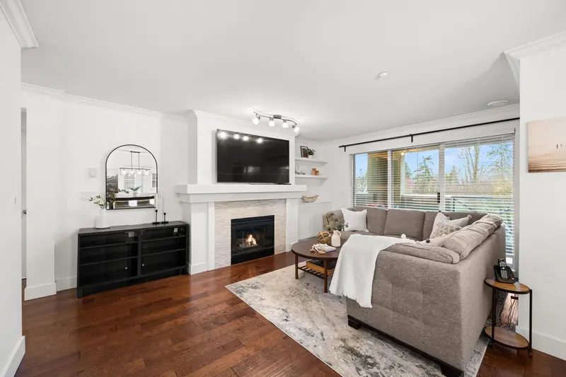 304 20110 MICHAUD CRESCENT - photo 3 of 25