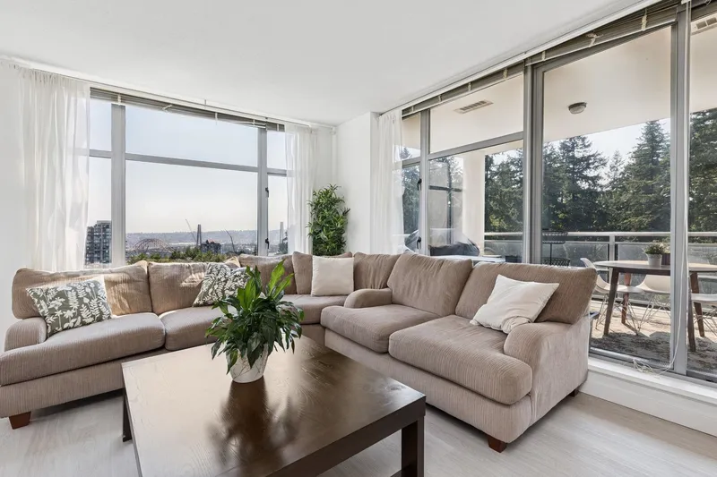 1206 280 ROSS DRIVE - photo 2 of 18