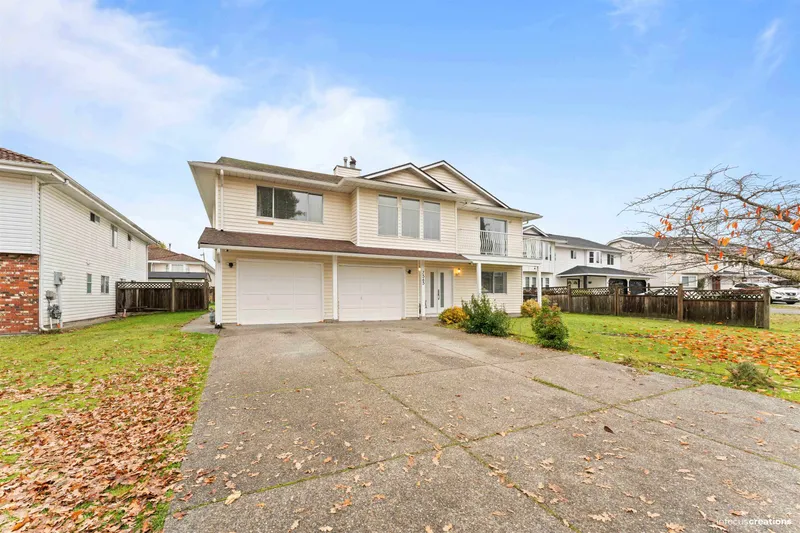 7565 123A STREET - photo 2 of 25